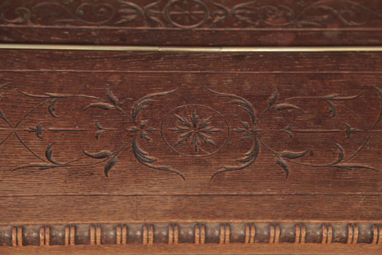 Biese Hof carved arabesque on fall