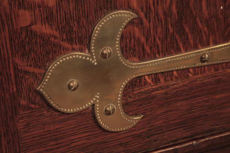 Broadwood Fleur-de-Lys hinge detail