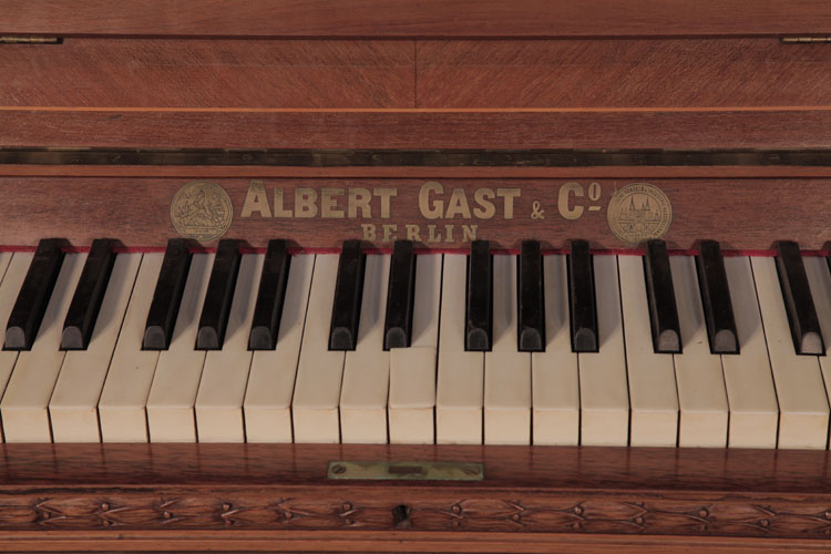 Gast manufacturers logo on fall