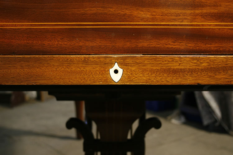 Keyhole escutcheon