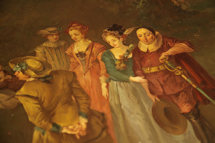 Hand-painted lid detail  