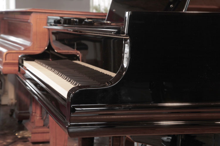 Steinway rounded piano cheek with linear case moulding