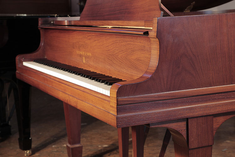 Steinway rounded piano cheek with single linear case moulding