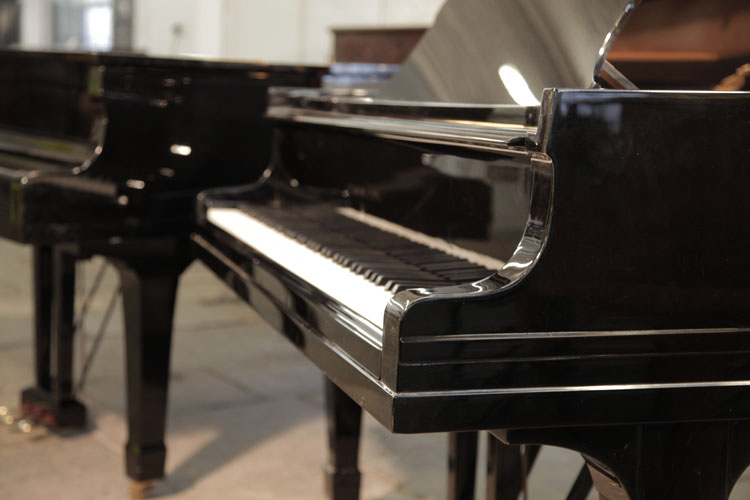 Steinway rounded piano cheek with linear case moulding 