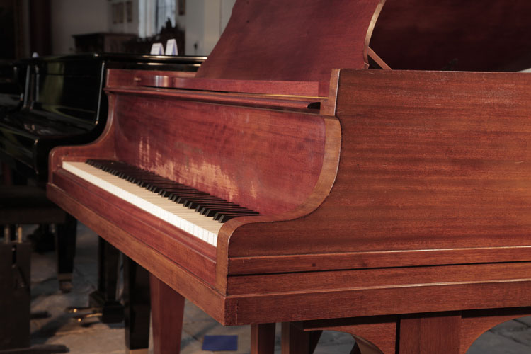 Steinway piano cheek with linear case moulding