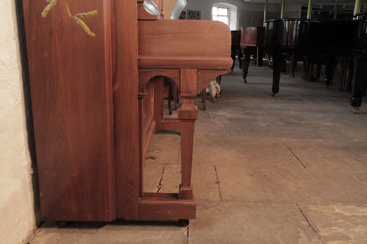 Steinway square, taperred piano leg