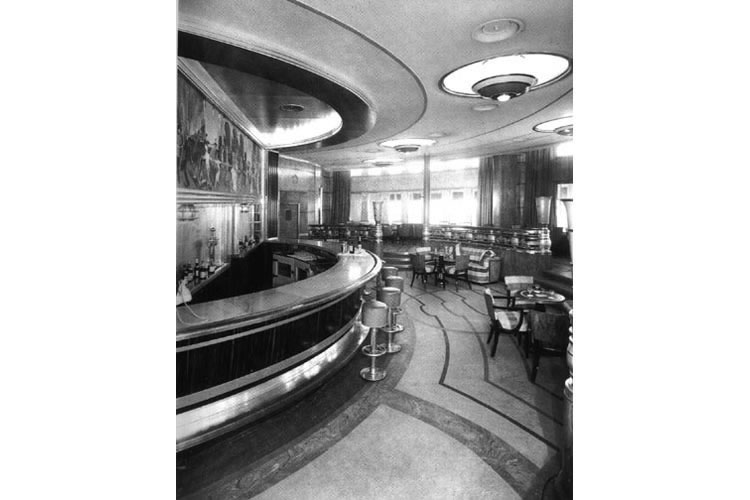 Photo of the Observation bar, Queen Mary